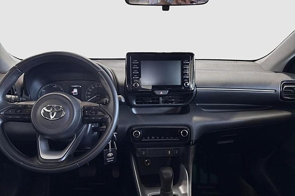 Toyota Yaris 10 of 12