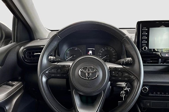 Toyota Yaris 11 of 12