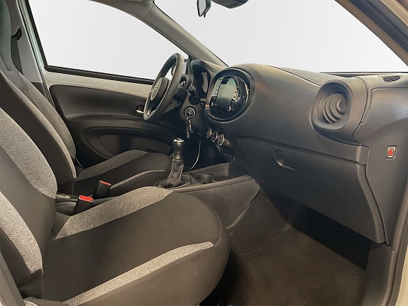 Toyota Aygo X 7 of 11