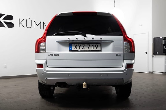 Volvo XC90 11 of 22