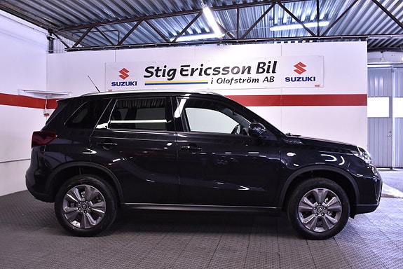 Suzuki Vitara 2 of 16