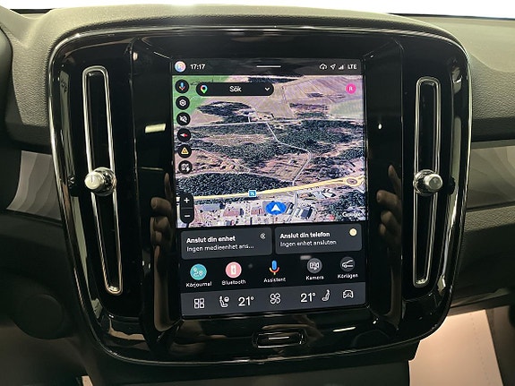 Volvo XC40 11 of 22