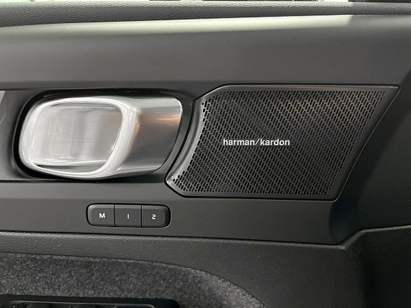 Volvo XC40 14 of 22