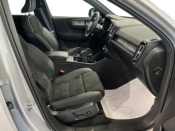 Volvo XC40 15 of 22