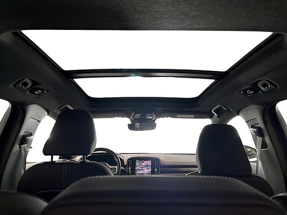 Volvo XC40 18 of 22