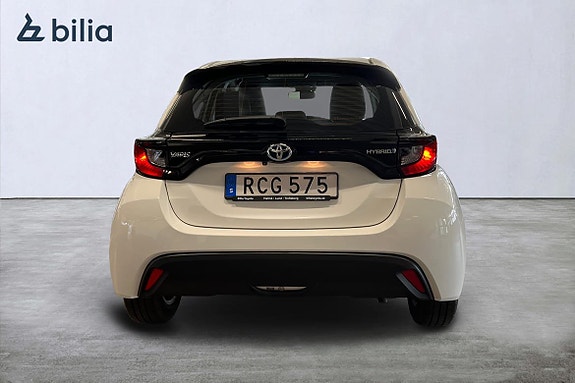Toyota Yaris 4 of 5