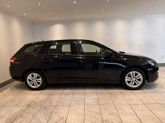 Peugeot 308 SW 4 of 5