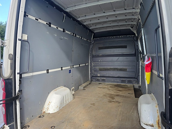 Volkswagen Crafter 35 9 of 16