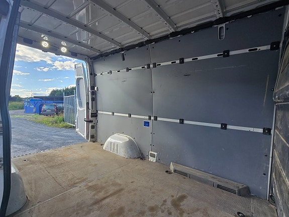 Volkswagen Crafter 35 10 of 16