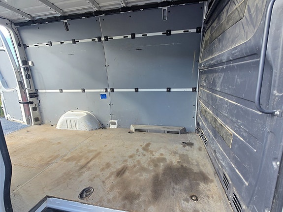 Volkswagen Crafter 35 11 of 16