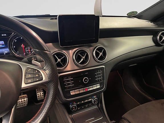 Mercedes-Benz CLA220 d 9 of 13