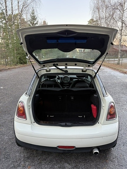 MINI Cooper 3 of 6