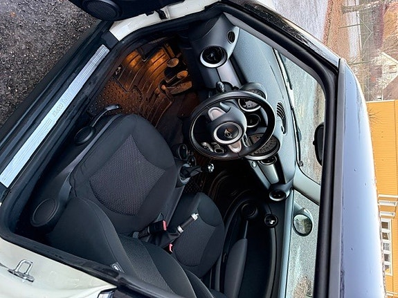 MINI Cooper 6 of 6