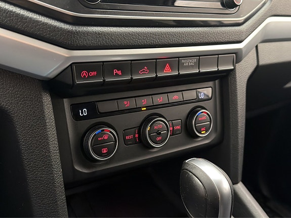 Volkswagen Amarok 21 of 30