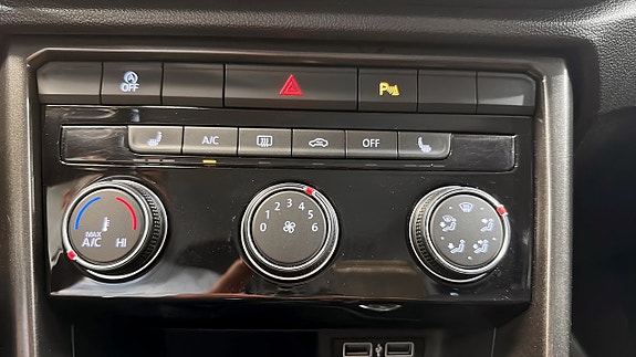 Volkswagen T-Roc 19 of 21