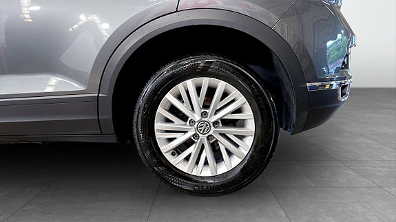 Volkswagen T-Roc 6 of 21