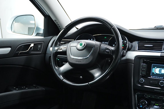 Skoda Superb 13 of 27