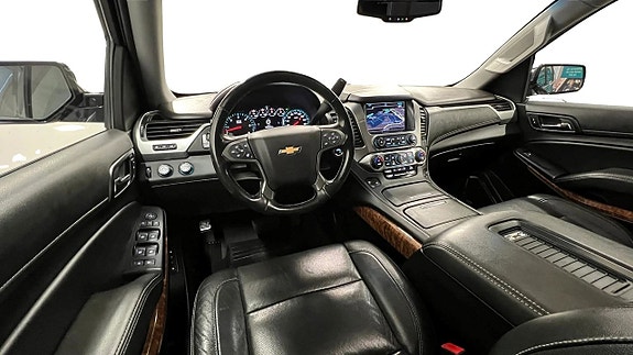 Chevrolet Suburban 8 of 27