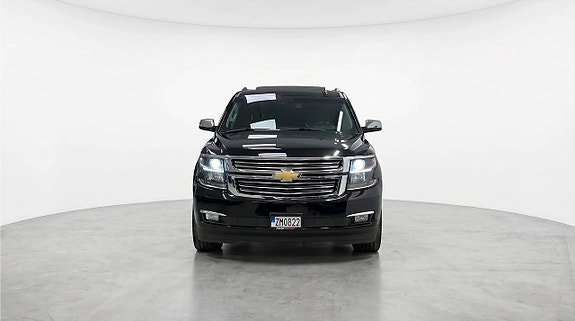 Chevrolet Suburban 2 of 27