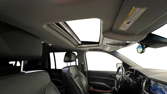 Chevrolet Suburban 19 of 27
