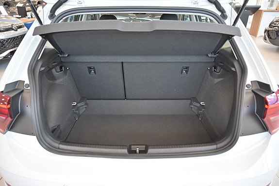 Volkswagen Polo 26 of 26