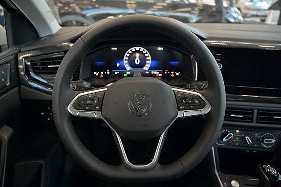 Volkswagen Polo 13 of 26