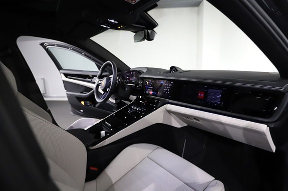 Porsche Panamera 4 11 of 25