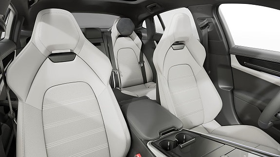 Porsche Panamera 4 5 of 5