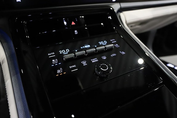 Porsche Panamera 4 20 of 25