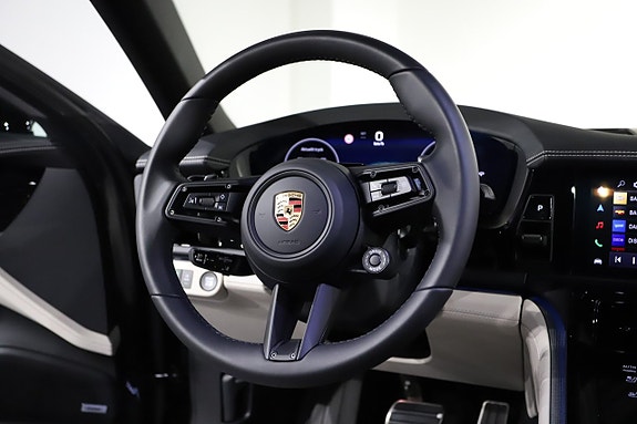 Porsche Panamera 4 12 of 25