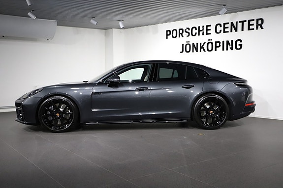 Porsche Panamera 4 2 of 25