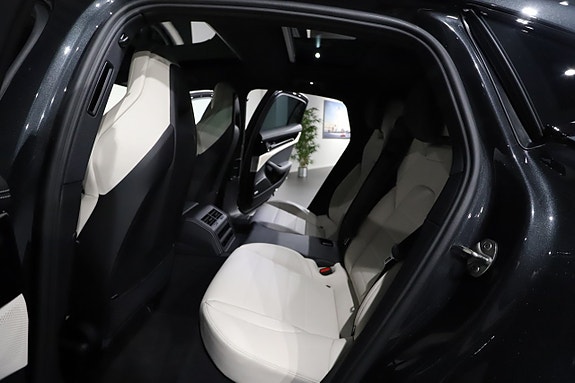 Porsche Panamera 4 15 of 25