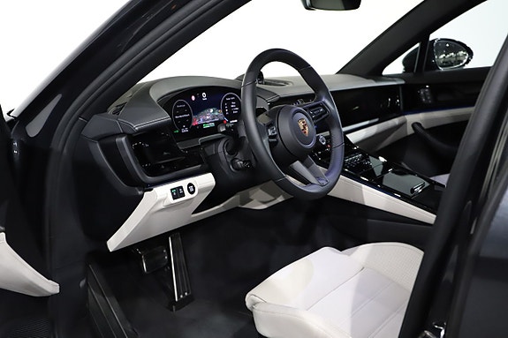 Porsche Panamera 4 10 of 25