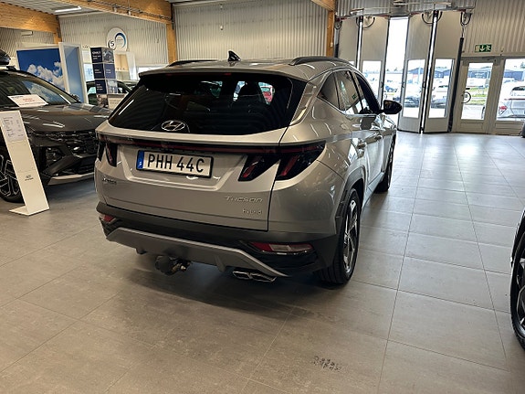 Hyundai Tucson 2 of 5
