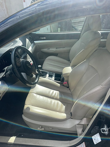 Subaru Legacy 3 of 5