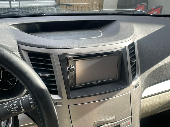 Subaru Legacy 6 of 8