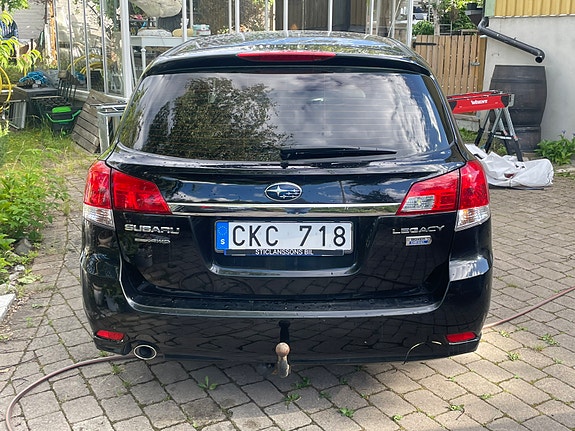 Subaru Legacy 8 of 8