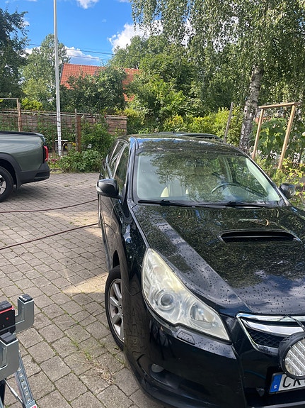 Subaru Legacy 2 of 5