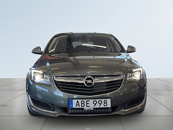Opel Insignia 2 of 5