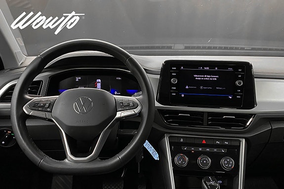 Volkswagen T-Roc 18 of 18