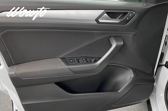 Volkswagen T-Roc 9 of 18