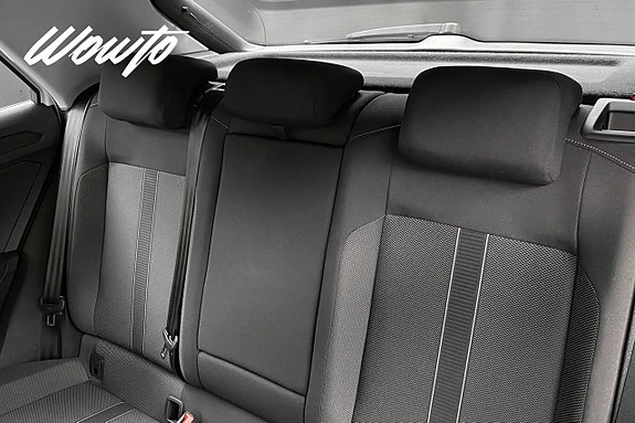 Volkswagen T-Roc 11 of 18