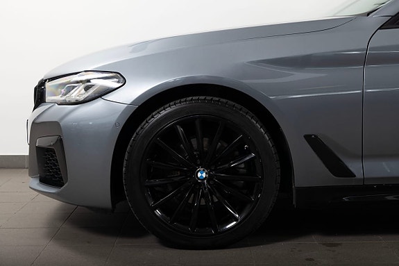 BMW 520d 4 of 5