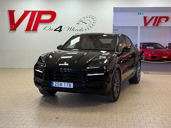 Porsche Cayenne 3 of 5