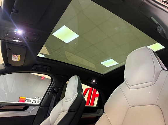 Porsche Cayenne 26 of 28