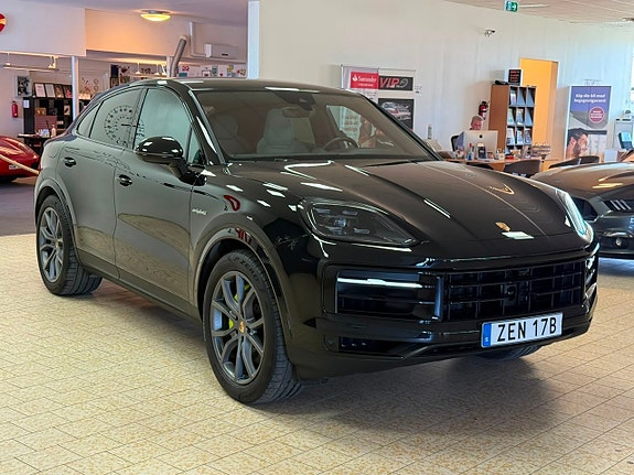 Porsche Cayenne 9 of 28