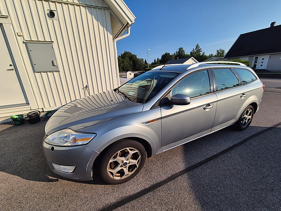 Ford Mondeo 2 of 5