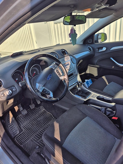 Ford Mondeo 14 of 16