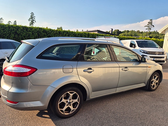 Ford Mondeo 9 of 16