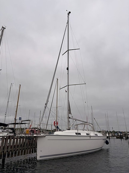 Bavaria Cruiser 32 2 of 5